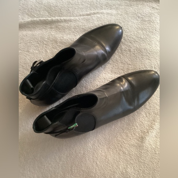 Prada Black Ankle Chelsea Ladies Boots - Picture 2 of 14